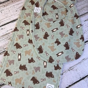 Baby Shower Gift Set / Burp Cloth Bib Set / Baby Boy Gift / Green Bears