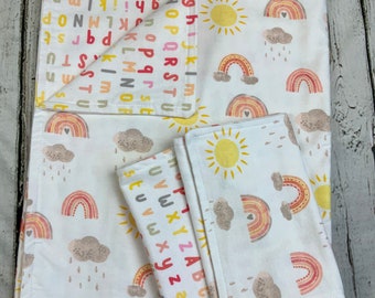 Franela bebé recibiendo manta juego de tela de eructo / arco iris / alfabeto / juego de regalo para bebés / género neutro