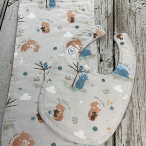 Baby Boy Bib Burp Cloth Set Gray Bears / Baby Bib Bears / Woodland Animal Nursery / Baby Shower Gift