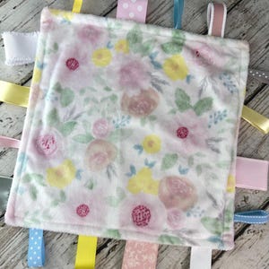 Baby Girl Tag Blanket / Pink Floral Tag Blanket / Baby Shower Gift / Sensory Blanket