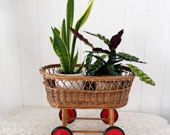 Original RETRO Puppenwagen aus Korbgeflecht | Vintage Puppenbett 70er Jahre aus Weide | Deko Spielzeug Kinderwagen Blumenhocker Aufbewahrung