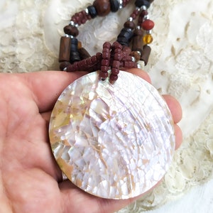Vintage Mother of Pearl Pendant Necklace: 1980s Boho Beach Jewelry