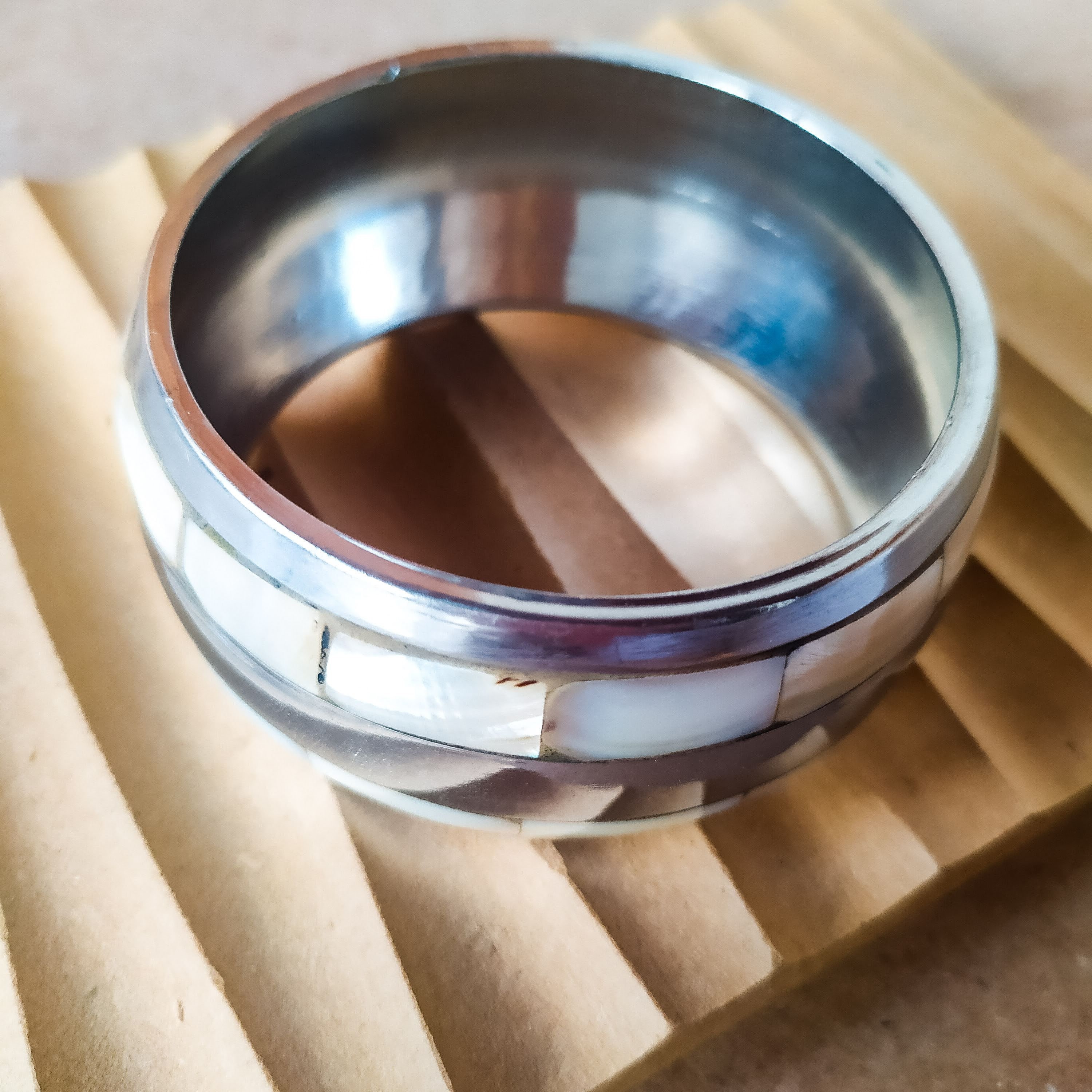 ヴィンテージのマザーオブパールバングル、ビーチーバングル - Etsy 日本