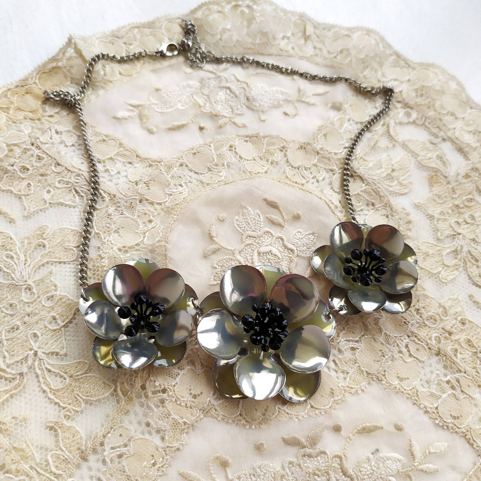Metal Flower Necklace Vintage flower bib necklace. Chunky Etsy