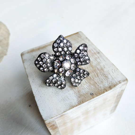 Vintage Black Flower Statement Ring: Gothic Cryst… - image 5