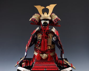 鉄製の兜と枕付きの侍ヘルメット 日本の南部鉄器工芸品 装飾置物 #7058