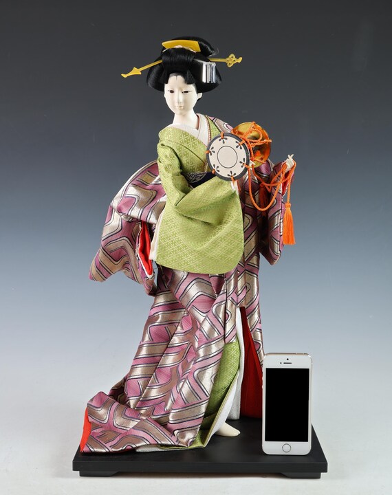ヴィンテージの日本の芸者人形 - 伝統的な打楽器 山科 - 尾山人形 