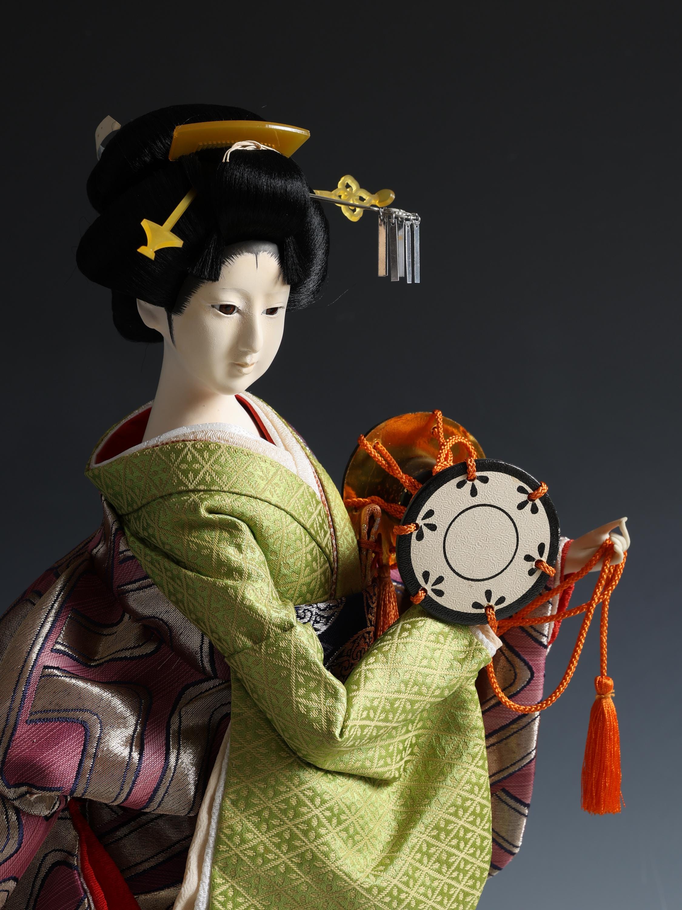 ヴィンテージの日本の芸者人形 - 伝統的な打楽器 山科 - 尾山人形 