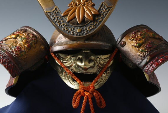 Old Beautiful Vintage Japanese Samurai Helmet -yoshitsune Kabuto