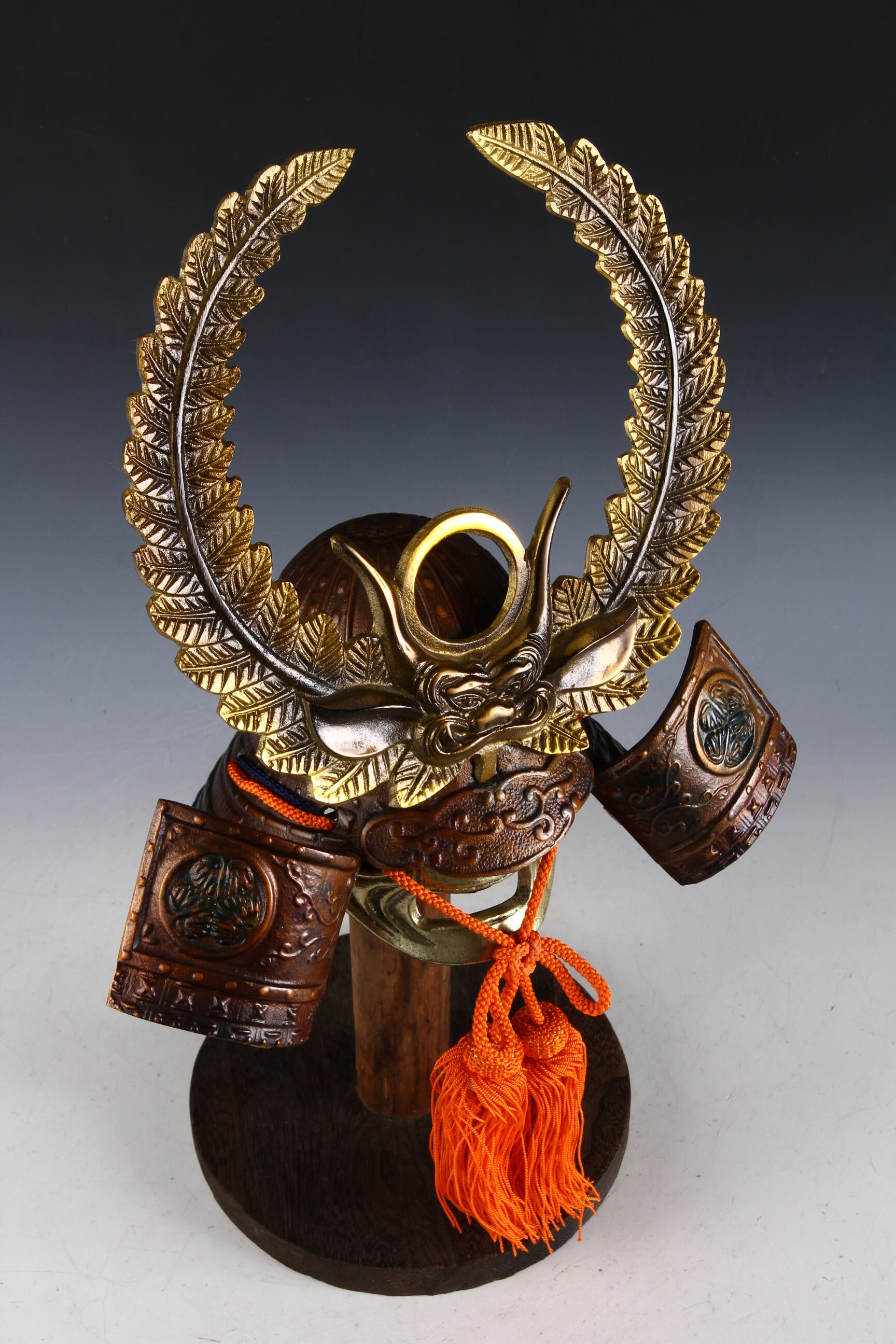 ヴィンテージの日本の侍兜 - 徳川家康様式の展示用甲冑 - Etsy 日本
