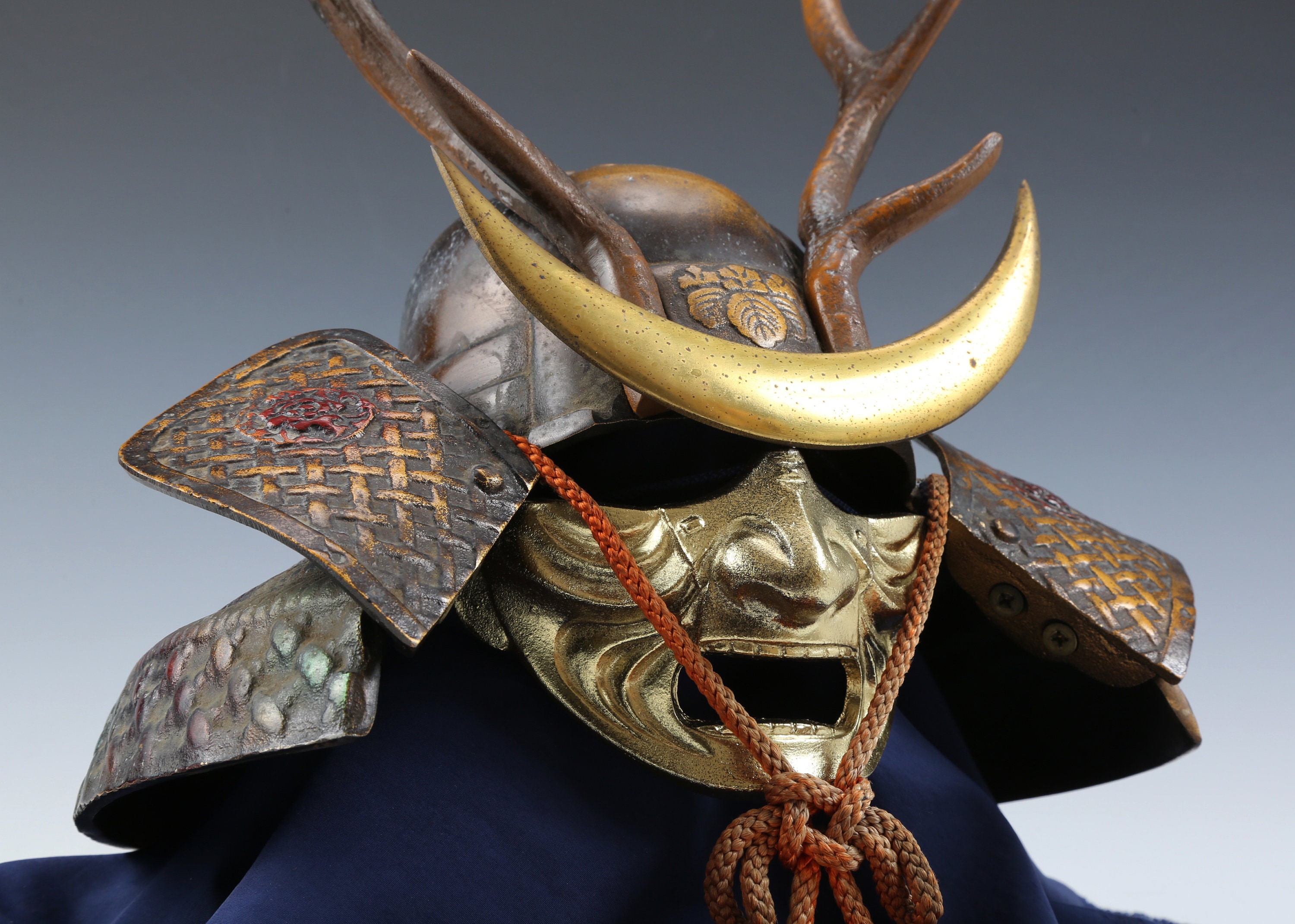 子どもの日 兜 年代物 山中鹿之介 （節句等に金ピカッ。山中