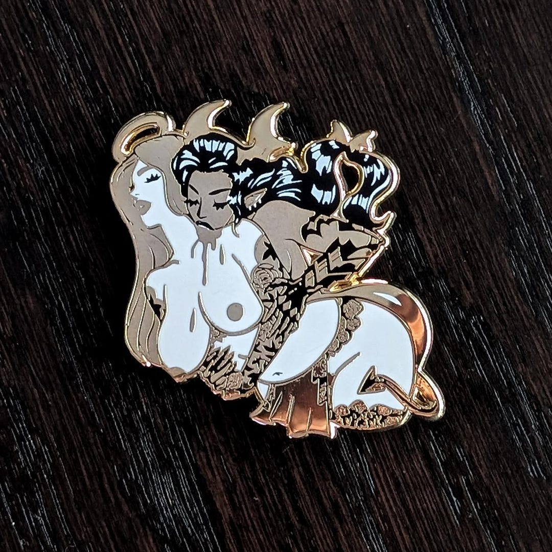 Vampire Lovers Collectors Hard Enamel Pin - Yin and Yang 4