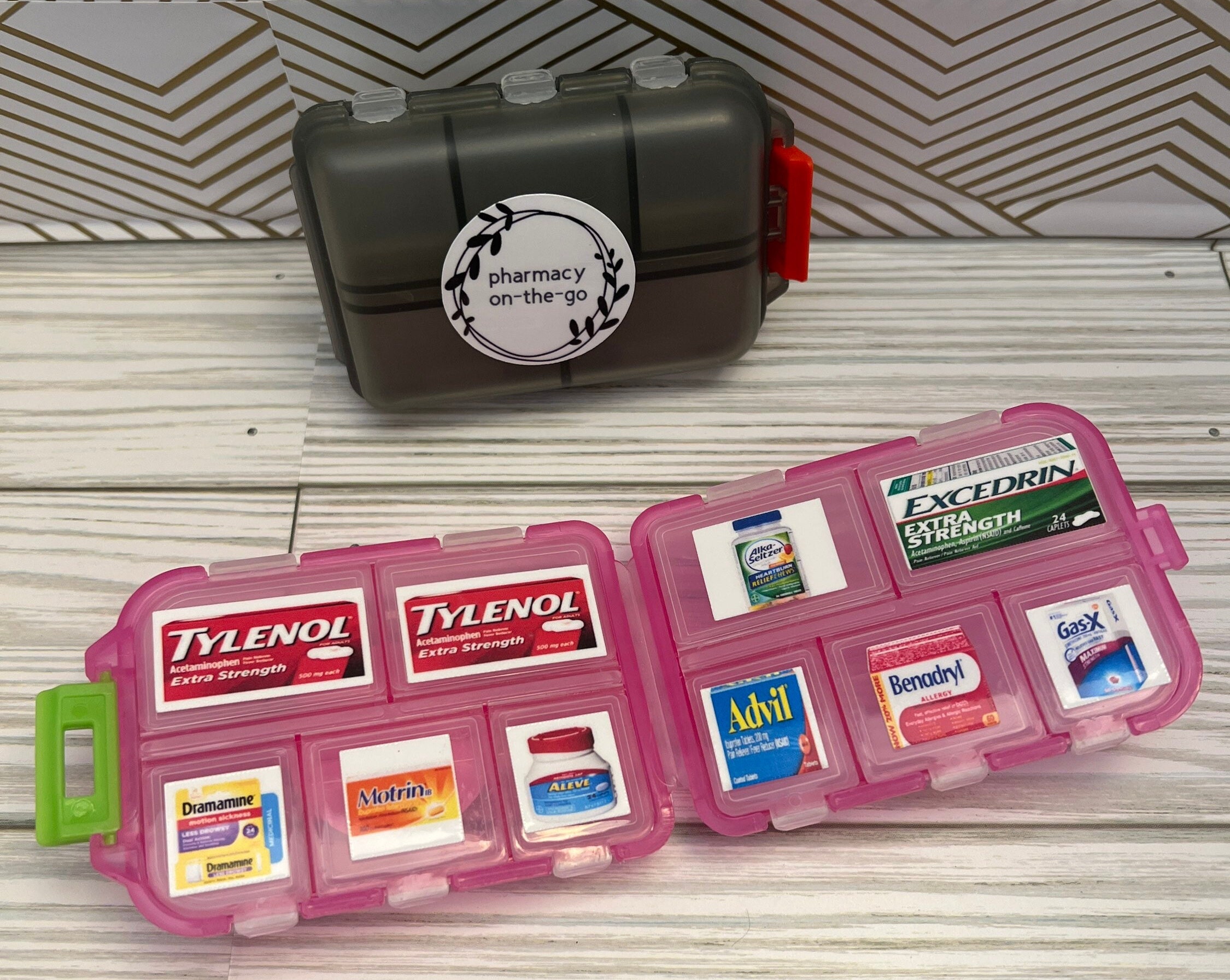 Travel Medicine Storage Box, Moisture-Proof Small Medicine Box Travel Pill  Organizer,Small Pill Box,Portable Medicine Holder Container for Travel Home  School Supplies College Dorm Essentials for Student