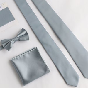 Dusty Blue Krawatte, Hochzeitskrawatte, schmale Herrenhochzeitskrawatte, Trauzeuge Krawatte, Bräutigam Krawatte, Hochzeitsgeschenk, handgemacht, Personalisierung