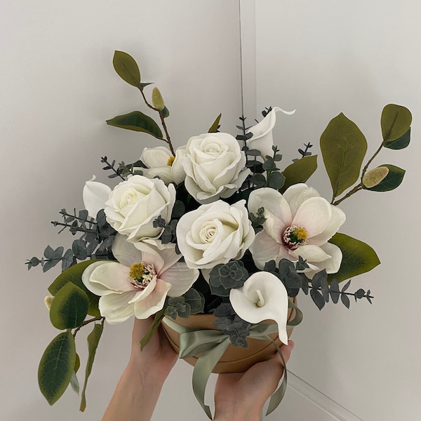 Premium Silk Artificial Flower Arrangement in Hat Box Gift For Birthday/Housewarming - White Magnolia Eucalyptus Foliage Rose Calla Lilies