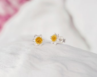 Daffodil Bloom Stud Earrings, Daffodil Studs, Mixed Metal Earrings, 18kt Gold and Silver Stud Earrings, Spring Jewellery, March Birth Flower