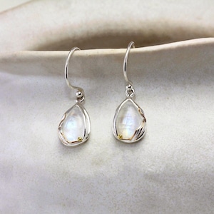 Pendientes colgantes de piedra lunar, pendientes de gota de piedra lunar arcoíris natural hechos a mano, joyas de piedra lunar, pendientes con piedra natal de junio, plata de ley