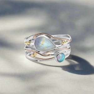 Anillo de piedras preciosas, anillo de piedra lunar arcoíris, anillo de ópalo de fuego, anillo llamativo de piedra lunar y ópalo hecho a mano con oro de 14 kt, anillo con piedra natal de junio