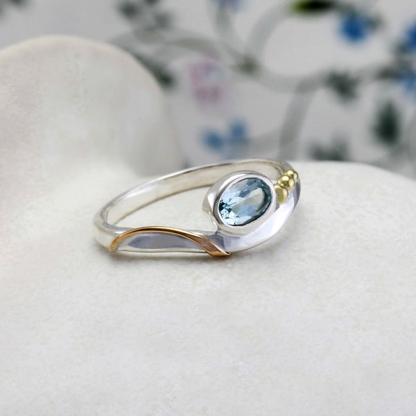 Handmade Dainty Faceted Oval Blue Topaz Ring with 14kt Gold Details,  Dainty Ring, Blue Gemstone Ring, Unique Gift for Her