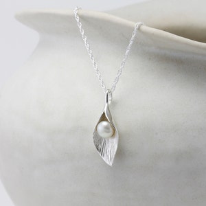 Lily Pendant, Handmade Sterling Silver Calla Lily Pendant with Freshwater Pearl, Pearl Necklace, Handmade Necklace, Floral Pendant