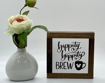 Panneau Bippity Boppity, cadeau pour amateur de café, cadeau pour amoureux de Disney, décoration d'intérieur de cuisine, must de la cuisine Disney, petite enseigne en bois, motifs tourbière