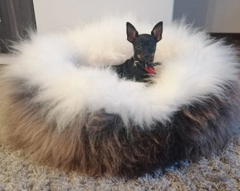 A dog bed, sheepskin, long wool, for your dog or cat, bed, house animals, gift for dog or cat. PET GIFT., schaffell, Hygge