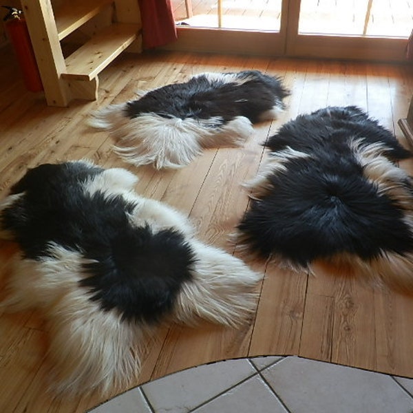 GRAND beau tapis islandais en peau de mouton blanc-noir jeté en peau de mouton. Cadeau de Noël. Style scandinave. Décoration d'intérieur rustique, schaffell, Hygge