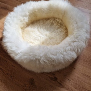 A dog bed, sheepskin, long wool, for your dog or cat, bed, house animals, gift for dog or cat. PET GIFT., schaffell, Hygge