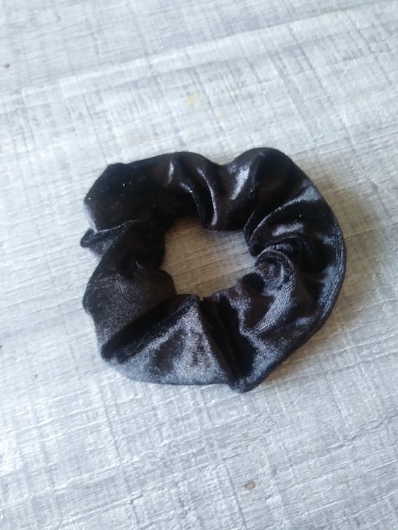 Vintage Scrunchie 90's Black Velvet
