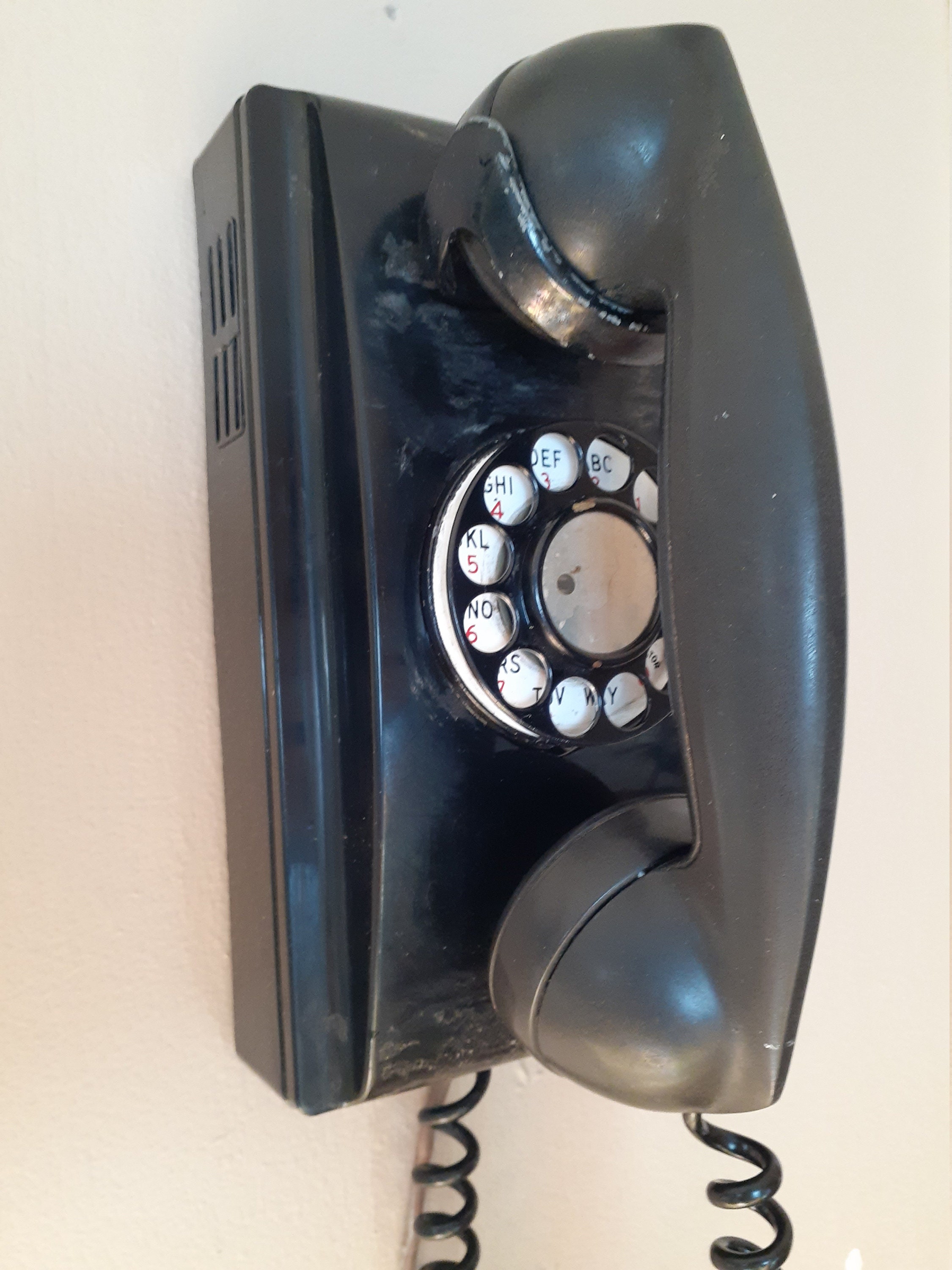 rotary phone wall mount