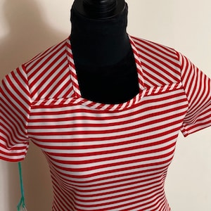 Vintage 1960s Red and White Striped Fitted Shirt Square Collar