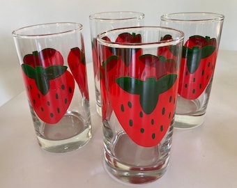 VTG Vintage Set of Four Strawberry Drinking Glasses