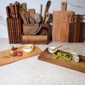 Charcuterie wooden paddle cutting board cheese serving board with handle wholesale