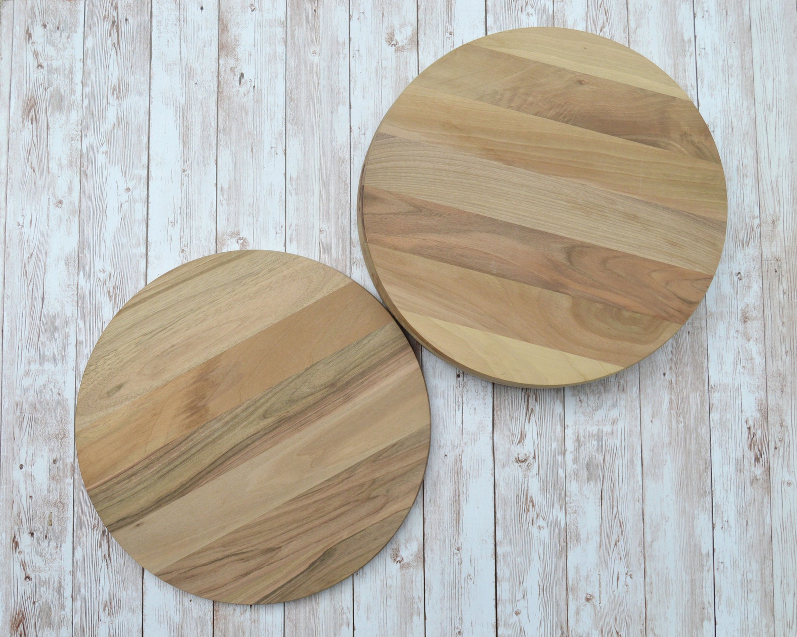 Wholesale WALNUT round cutting board for laser engraving as a Etsy