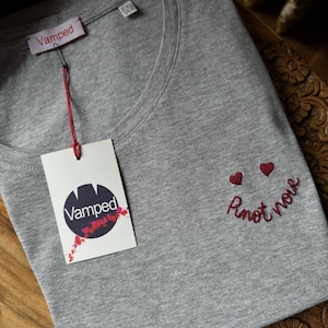 Wine lovers t-shirt - Pinot Noir Smiley - Hand Embroidered Organic Tee - Unisex / Women&#39;s