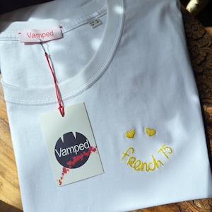 Cocktail lovers t-shirt - French 75 Smiley - Hand Embroidered Organic Tee - Unisex / Women&#39;s