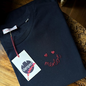 Wine lovers t-shirt - Merlot Smiley - Hand Embroidered Organic Tee - Unisex / Women&#39;s