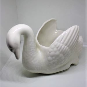 Elegant vit SWAN porslinskruka USA inomhus - Märkt