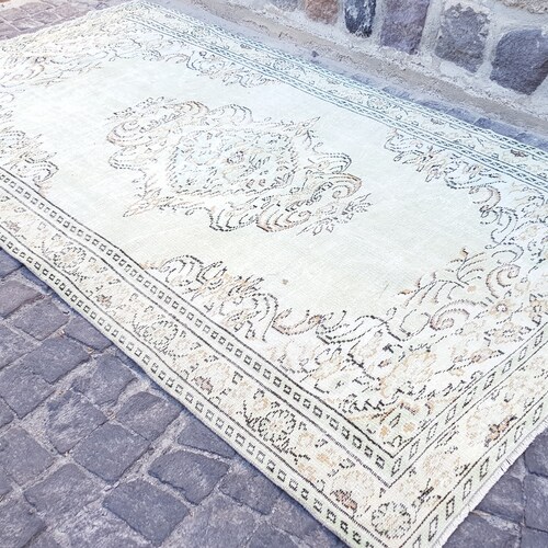 Runner area rug , shops vintage hallway rug , turkish rug , oushak runner rugs , hallway rug , bohemian rug , worn rug, 9.2 x 5.3 feet 9487