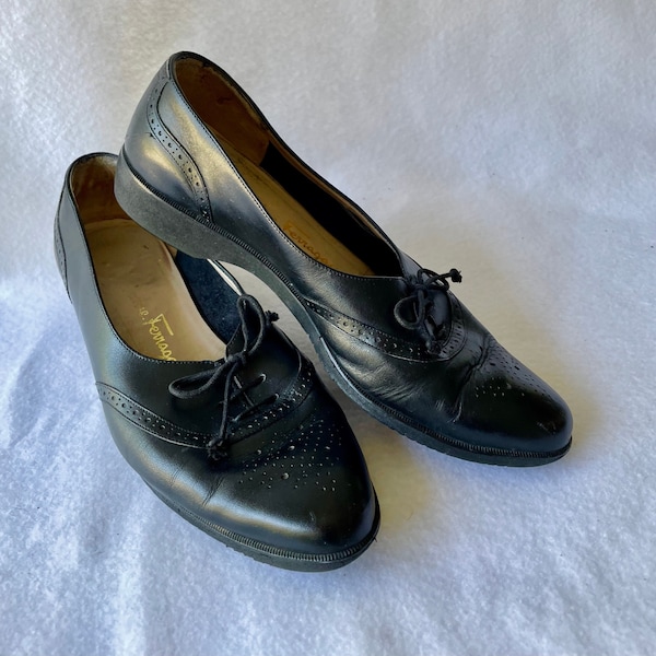 Vintage Ferragamo Ladies Oxford Shoes Size 6B