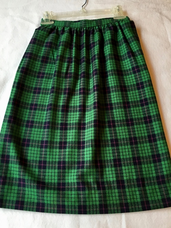 Vintage Kelly green Wool Plaid Skirt Size 6 - image 1