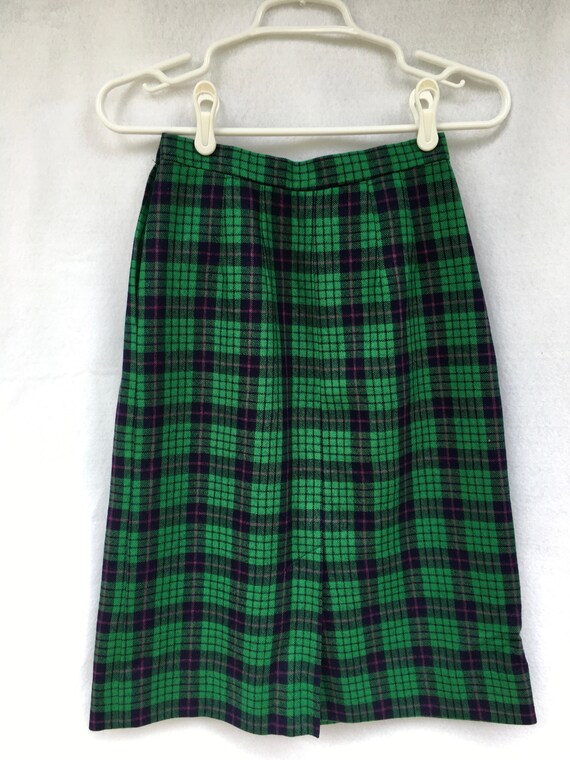 Vintage Kelly green Wool Plaid Skirt Size 6 - image 2