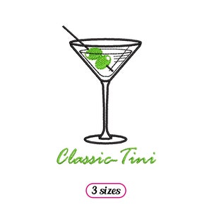 Peut inclure: Un dessin au trait noir et blanc d'un verre à martini avec une olive verte sur un cure-dent. Le texte "Classic-Tini" est écrit en vert sous le verre. Le texte "3 tailles" est écrit en rose sous le texte.