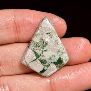 Fabulous AAA Quality Natural Variscite Shield Shape Cabochon Loose Gemstone For Making Jewelry Healing Crystal 16.5 Cts 27X22X5 mm ZM-280