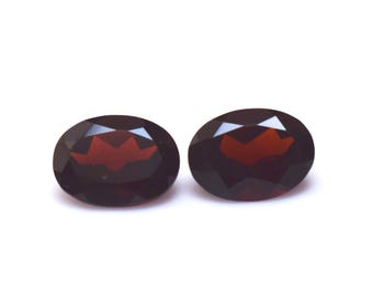 AAA Mozambique Garnet Pair: Oval Faceted Gemstones, 3.30 Carats 8X6X4 mm  For Making Jewelry