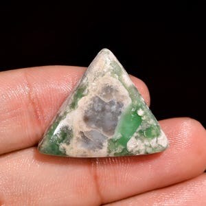 Excellent AAA Quality Natural Variscite Trillion Shape Cabochon Loose Gemstone For Making Jewelry Healing Crystal 17.5 Cts 23X22X5 mm ZM-282
