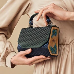 Leather Handle Bag – Minimalist Crossbody Shoulder Purse – Stylish Everyday Handbag for Women – Luxury Top Handle Tote