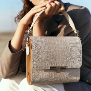 Beige Crocodile Leather Bag – Premium Designer Handbag with Handle, Stylish Crossbody and Shoulder Bag with Adjustable Strap