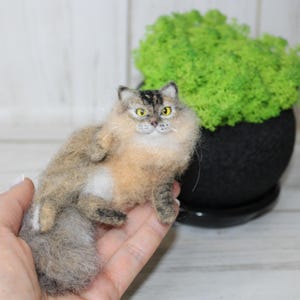 Aangepast huisdierportret van een gevilte kat, gepersonaliseerde vilten replica van een kat ter nagedachtenis, miniatuur gevilte kat, replica van een huisdierkitten, naaldgevilte kat