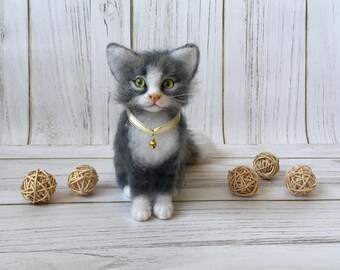 Custom pet portrait felted cat, memorial portrait cat, little kitten, miniature felted cat, animal felted cat